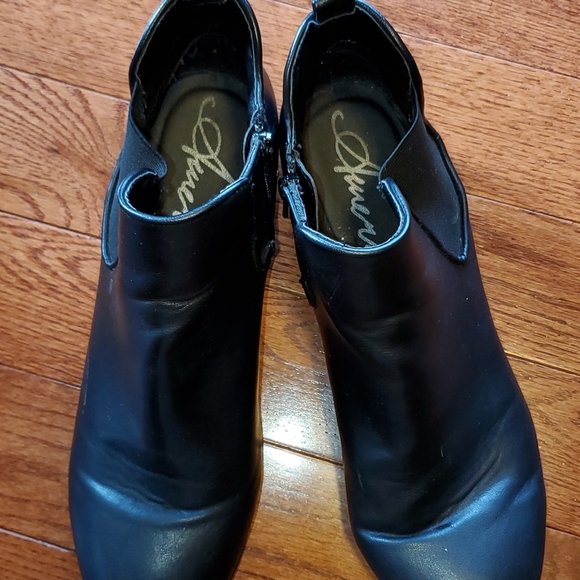 CUTE black ankle boots, flat heel size 11 - Picture 2 of 9